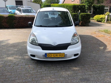 Toyota Yaris Verso - 1.3-16V VVT-i Luna E KM 180977 MET NAP - 1