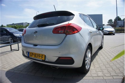 Kia Cee'd - 1.4 CVVT , navigatie, Cruise Control, Stoelverwarming - 1