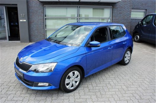 Skoda Fabia - 1.2 TSI Airco/Bluetooth/PDC/Stoelverwarming 90pk RIJKLAAR €9.998 - 1