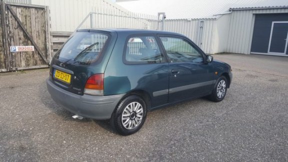 Toyota Starlet - 1.3-16V XLi, , AUTOMAAT - 1