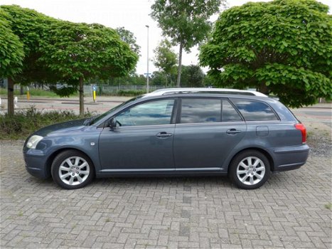 Toyota Avensis Wagon - 2.2 D-4D Linea Luna *APK 31-05-2020*ZEER NETTE AUTO*RIJDT SUPER* , - 1