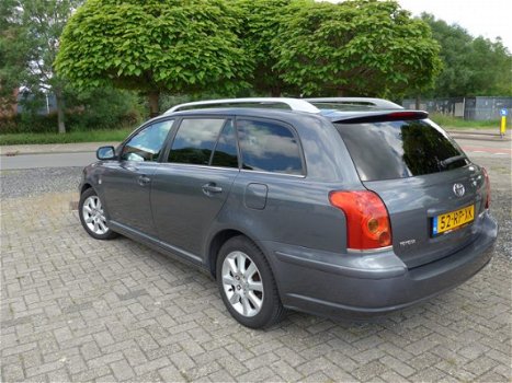 Toyota Avensis Wagon - 2.2 D-4D Linea Luna *APK 31-05-2020*ZEER NETTE AUTO*RIJDT SUPER* , - 1