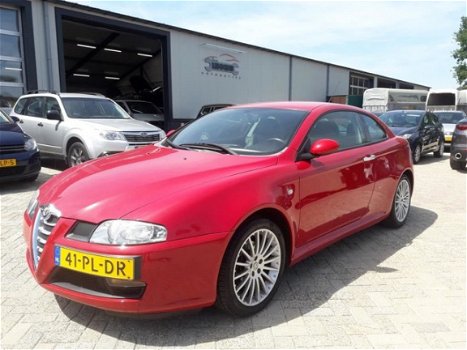 Alfa Romeo GT - 2.0 JTS Distinctive - AIRCO - LEDER - NWE APK - 1