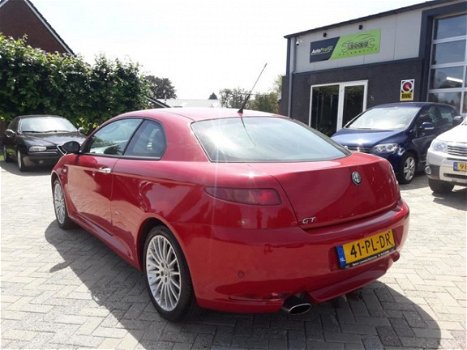 Alfa Romeo GT - 2.0 JTS Distinctive - AIRCO - LEDER - NWE APK - 1