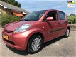 Daihatsu Sirion 2 - 1.0-12V Trend * 1ste Eig. / Elektr. Pakket / APK tm 10-2020 - 1 - Thumbnail
