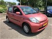 Daihatsu Sirion 2 - 1.0-12V Trend * 1ste Eig. / Elektr. Pakket / APK tm 10-2020 - 1 - Thumbnail