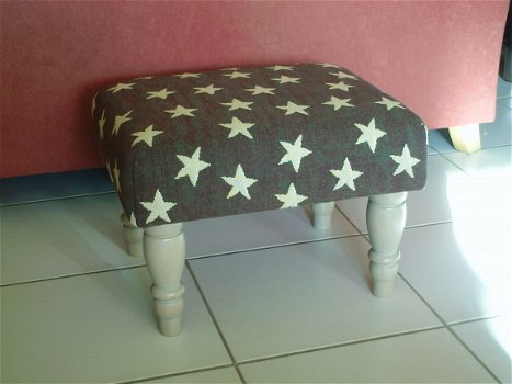 Footstool 37x45cm - bruin/stars - wit/grijs 550 - NIEUW !!! - 1