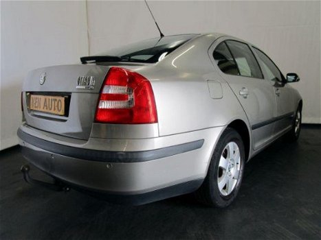 Skoda Octavia - 1.6 Elegance cruisecontrol - 1