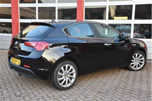 Alfa Romeo Giulietta - 1.6 JTDm Distinctive - 1