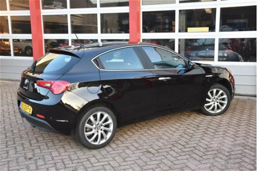 Alfa Romeo Giulietta - 1.6 JTDm Distinctive - 1