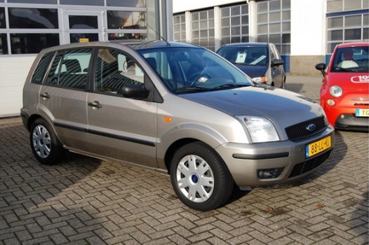 Ford Fusion - 1.4-16V Trend - 1