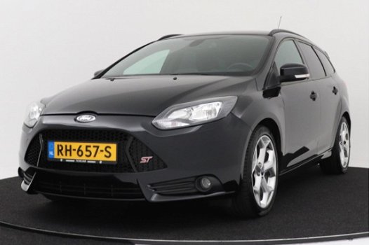 Ford Focus Wagon - 2.0 EcoBoost ST-2 250 PK | Recaro Sportstoelen | Navigatie | 58000 km - 1