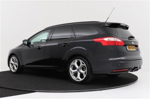 Ford Focus Wagon - 2.0 EcoBoost ST-2 250 PK | Recaro Sportstoelen | Navigatie | 58000 km - 1