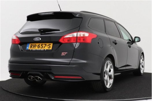 Ford Focus Wagon - 2.0 EcoBoost ST-2 250 PK | Recaro Sportstoelen | Navigatie | 58000 km - 1