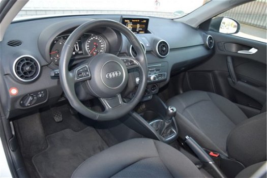 Audi A1 Sportback - 1.0 TFSI Auto in bijzondere nieuwstaat en lage kilometerstand voorzien van vele - 1