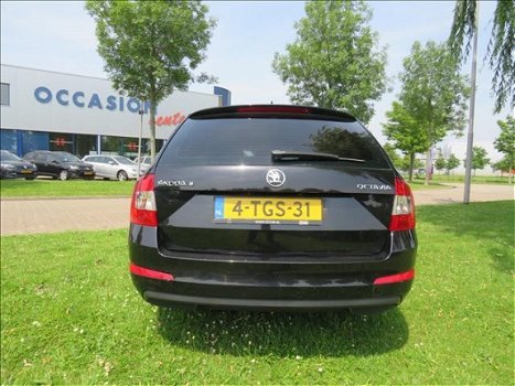 Skoda Octavia Combi - 1.2 TSI Ambition 137000km *NL-AUTO* NAVI CRUISE DEALER ONDERHOUDEN *BOVAG - 1