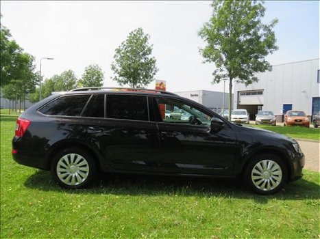 Skoda Octavia Combi - 1.2 TSI Ambition 137000km *NL-AUTO* NAVI CRUISE DEALER ONDERHOUDEN *BOVAG - 1