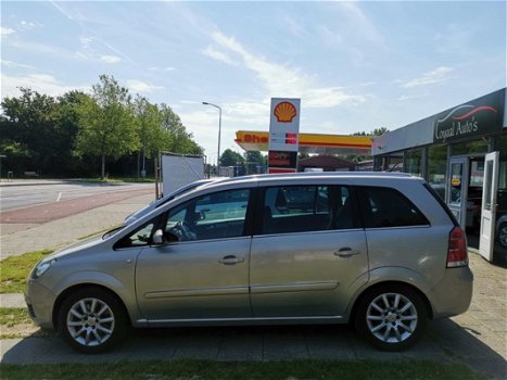 Opel Zafira - 2.2 Executive Aut/Airco/Cruise/El.ramen/NAP/APK - 1