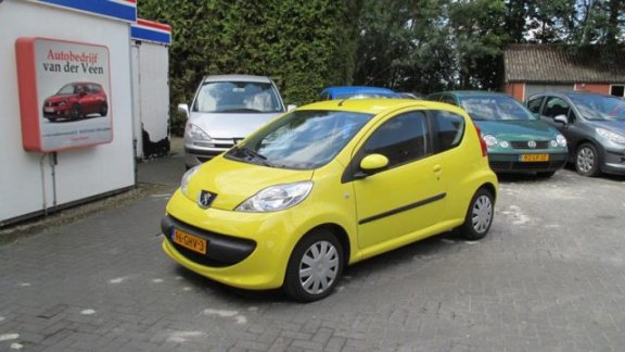 Peugeot 107 - 1.0-12V XS - 1