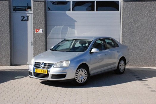 Volkswagen Jetta - 1.6 Comfortline - 1