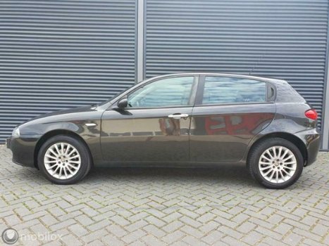 Alfa Romeo 147 - 1.6 T.Spark BOSE NAP NW Distrib LUXE - 1