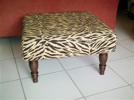 Footstool 60x60cm. Zebra stof. NIEUW !! - 1