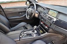 BMW 5-serie Touring - 520i Upgrade Edition M-sport, M-stuur(flippers), Sportstoelen, Xenon, Navi Pro