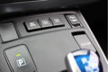 Toyota Auris Touring Sports - 1.8 Hybrid | LEER | LMV | DEALER O.H | CLIMA | - 1 - Thumbnail