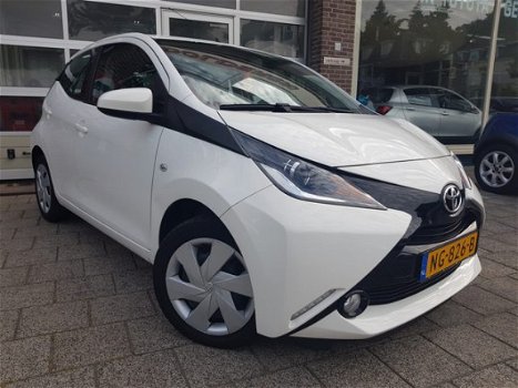 Toyota Aygo - 1.0 VVT-i x-play Airco/Camera NLauto - 1