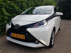 Toyota Aygo - 1.0 VVT-i x-play Airco/Camera NLauto