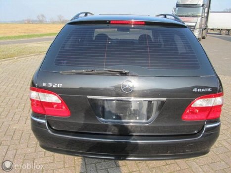 Mercedes-Benz E-klasse Combi - 320 Elegance 4-Matic - 1