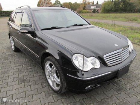 Mercedes-Benz C-klasse Combi - 240 Avantgarde 4-Matic - 1