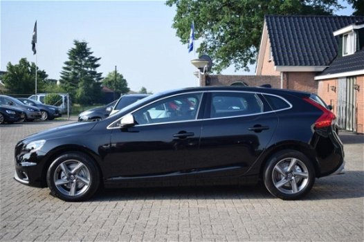 Volvo V40 - 2.0 D2 R-Design Navigatie *All in prijs - 1