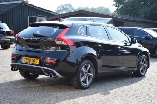 Volvo V40 - 2.0 D2 R-Design Navigatie *All in prijs - 1