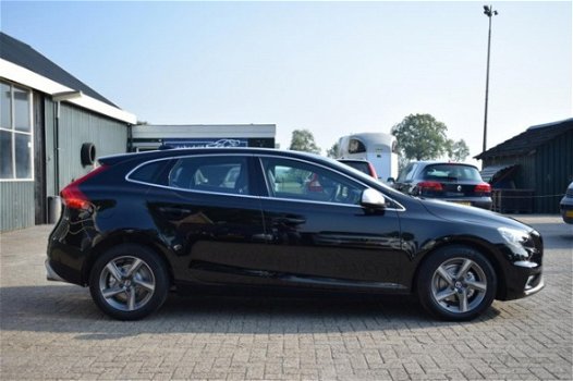 Volvo V40 - 2.0 D2 R-Design Navigatie *All in prijs - 1