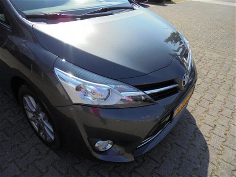 Toyota Verso - 1.8 VVT-i Business 5P Climate / Cruise Control, camera & trekhaak - 1