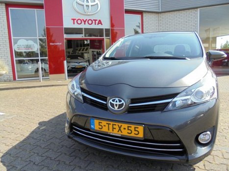 Toyota Verso - 1.8 VVT-i Business 5P Climate / Cruise Control, camera & trekhaak - 1