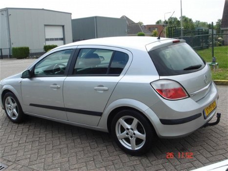 Opel Astra - 1.8 Sport Airco/5dr/met boekjes en NAP - 1