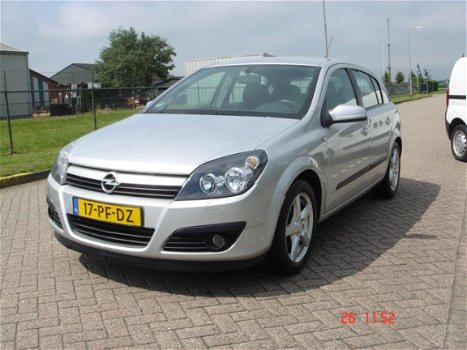 Opel Astra - 1.8 Sport Airco/5dr/met boekjes en NAP - 1