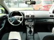 Toyota Avensis - 1.6 Sedan Business Navigatie/Climate/Trekhaak - 1 - Thumbnail