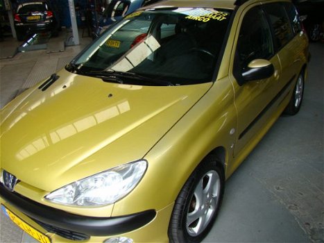 Peugeot 206 SW - 1.6-16V XS AUTOMAAT Weinig Kilometers - 1