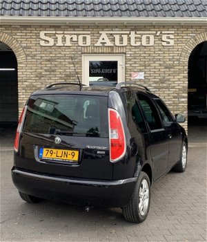 Skoda Roomster - 1.4-16V Tour Pro Bj 2010 Panorama dak Parkeersensoren - 1