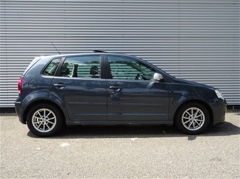 Volkswagen Polo - 1.4 TDI Optive / 5-deurs / Schuif-kanktel dakje / - 1