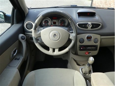 Renault Clio - 2.0-16V Privilège - 1