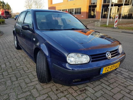 Volkswagen Golf - 1.6 Trendline ZEER RIJD EN SCHAKELT GOED /NAP /APK 27-02-2020 / - 1