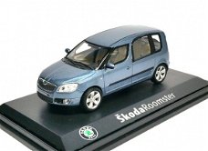 1:43 Abrex Skoda Roomster 2007 Polarblauw 143AB007LI