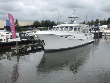 Altena 53 Custom Trawler - 3