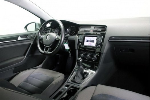 Volkswagen Golf - 1.6 TDI Highline BlueMotion Navigatie Climate Alcantara 200x Vw-Audi-Seat-Skoda - 1