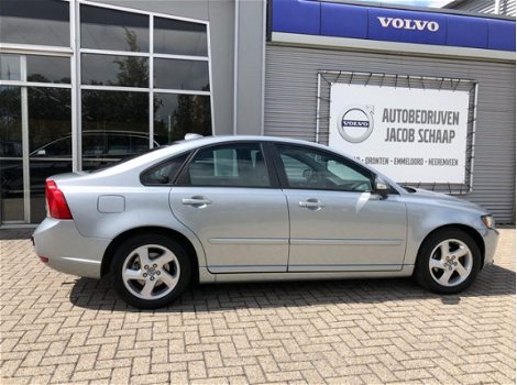 Volvo S40 - 1.6 D2 Limited Edition Navi / Bluetooth telefoon / Cruise control / Stoelverwarming - 1