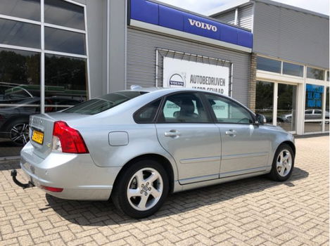 Volvo S40 - 1.6 D2 Limited Edition Navi / Bluetooth telefoon / Cruise control / Stoelverwarming - 1